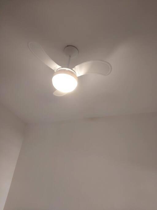 Apartamento Quadra Do Mar, Reformado E Silencioso *